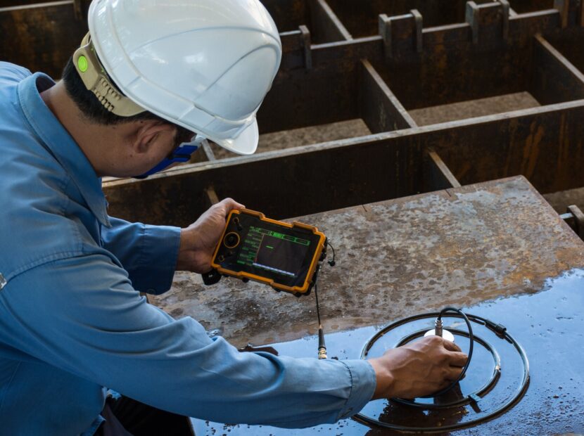 2 (61) Ultrasonic test to detect imperfection or defect of steel plate in Workshop, NDT Inspection.